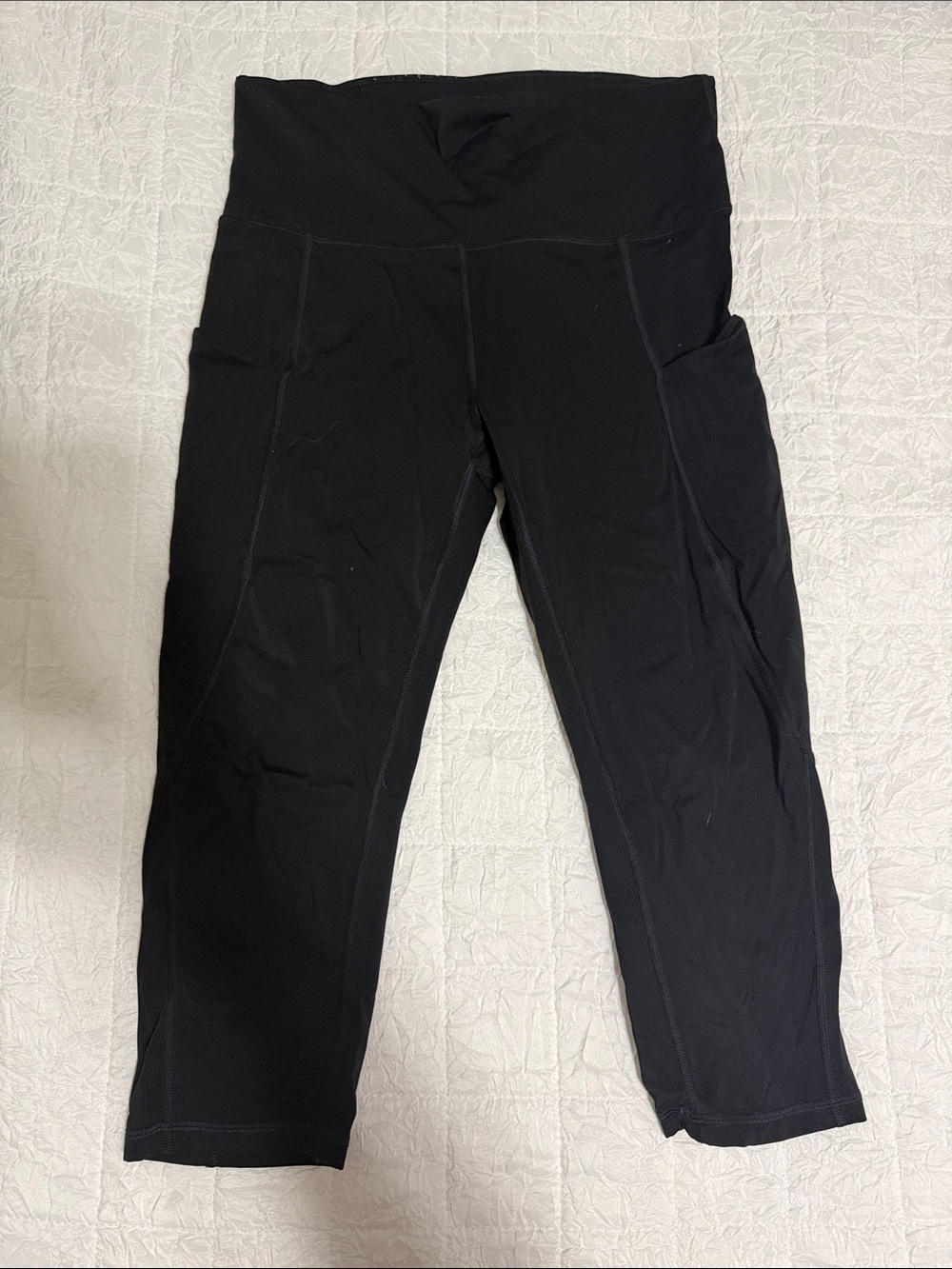 Black Active Capri Leggings with Side Pockets